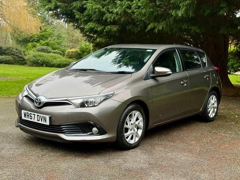 Used Toyota Auris 2017 Bronze Hatchback