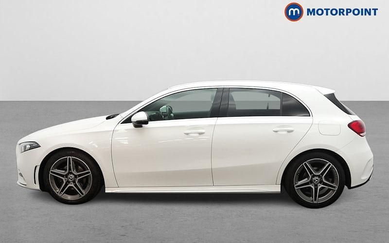 Used Mercedes A180 AMG line 136 HP (100 kW) 2019 White Hatchback