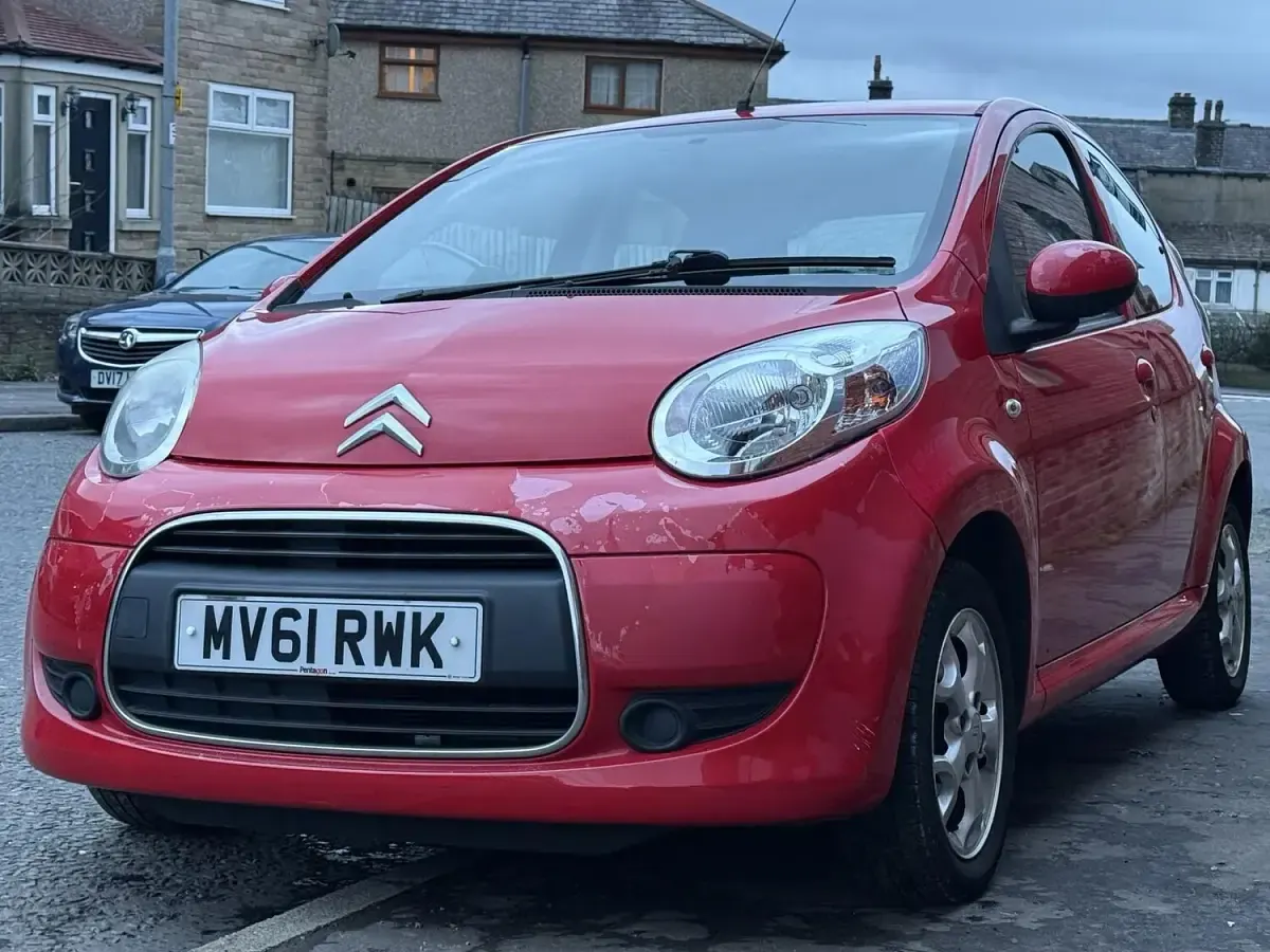 Used Citroën C1 VTR Sport 68 HP (50 kW) 2011 Red Hatchback