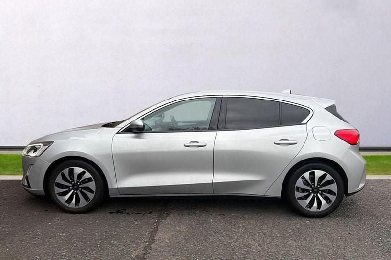 Used Ford Focus Zetec 100 HP (73 kW) 2018 Silver Hatchback