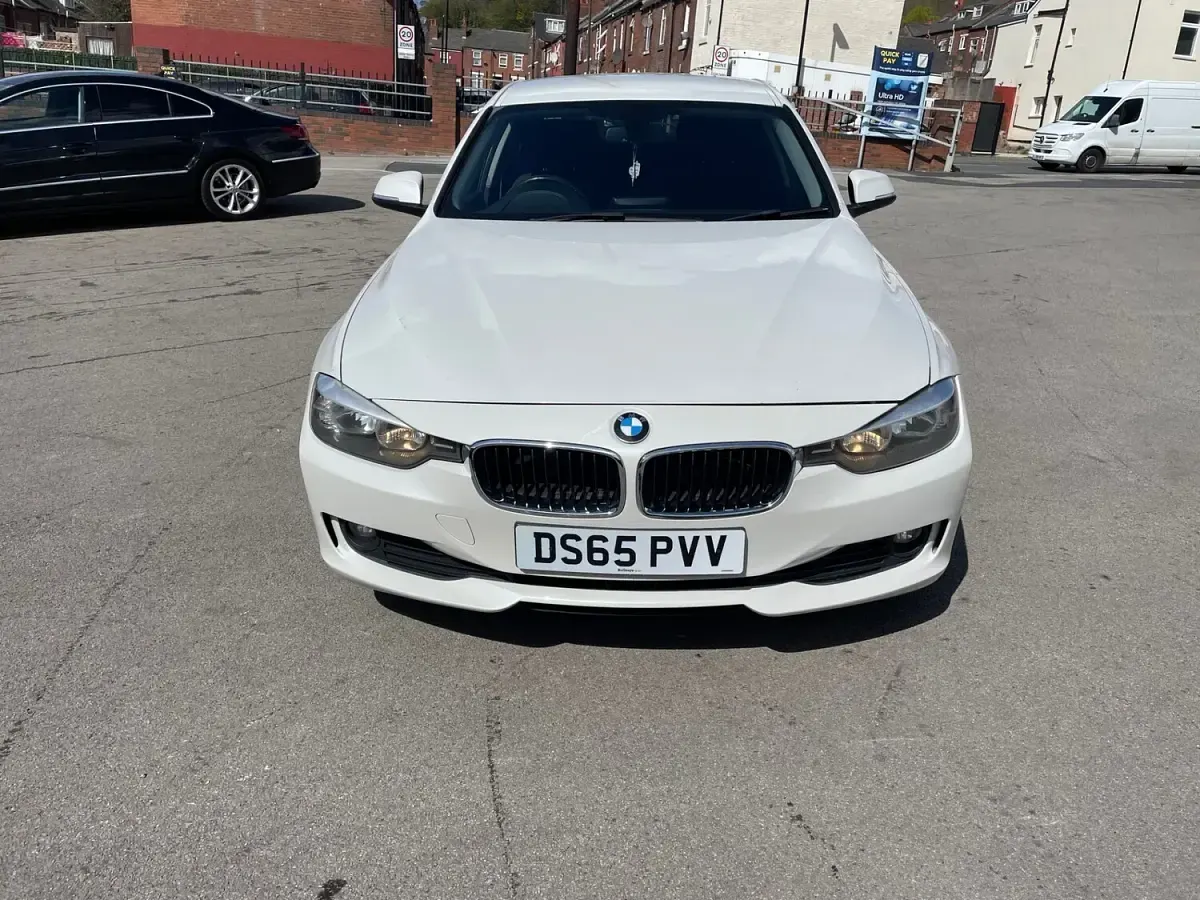 Used BMW 320 Efficient Dynamics 2015 White Sedan