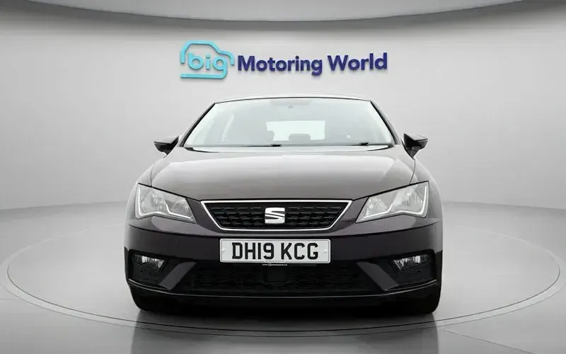 Used Seat Leon SE 131 HP (96 kW) 2019 Purple Hatchback