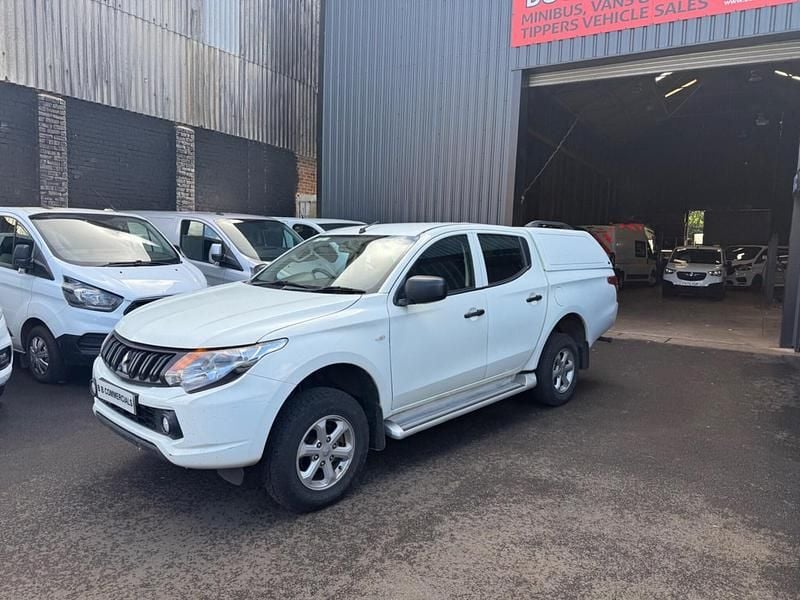 White Used 2019 Mitsubishi L200 Pickup | £8,995 (Super price) - Image 1/3