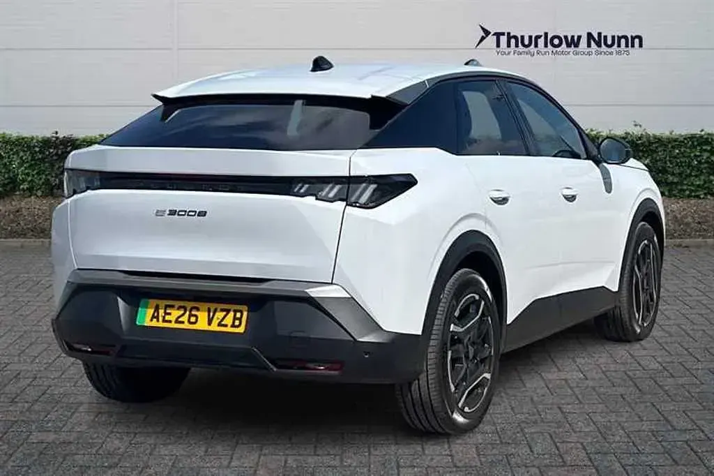 New Peugeot e-3008 Allure 154 kW (210 HP) 2026 White SUV