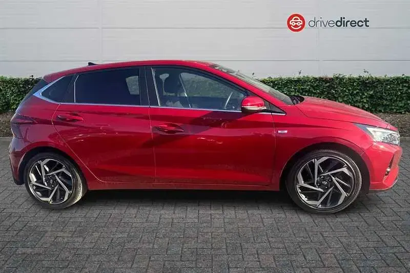 Used Hyundai i20 Premium 100 HP (73 kW) 2022 Red Hatchback