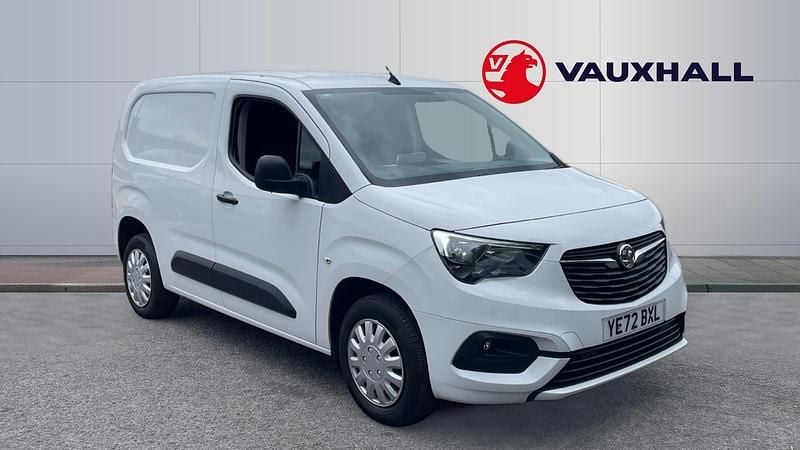 White Used 2022 Vauxhall Combo Sportive MPV | £9,950 (Super price) - Image 1/3
