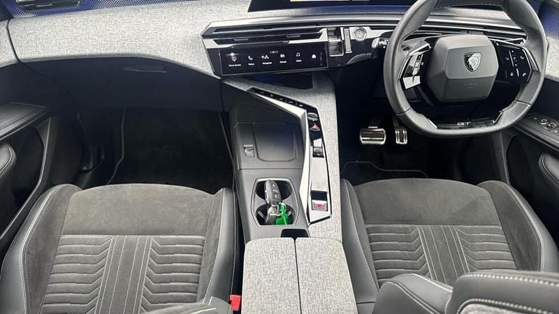 Used Peugeot e-3008 GT 152 kW (207 HP) 2024 Blue SUV