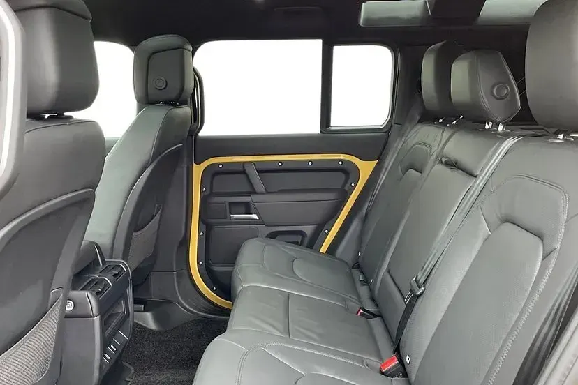 Used Land Rover Defender 350 HP (257 kW) 2026 Deep sandglow yellow SUV