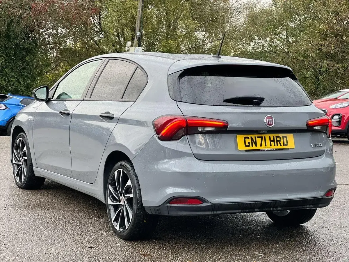 Used Fiat Tipo Sport 100 HP (73 kW) 2021 Grey Hatchback