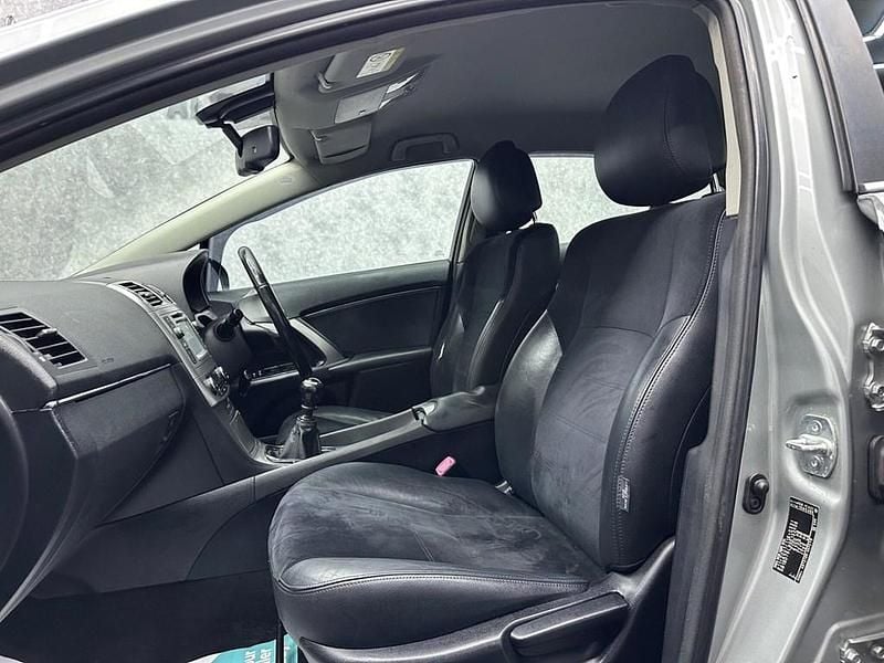 Used Toyota Avensis Business Edition 124 HP (91 kW) 2014 Grey Sedan