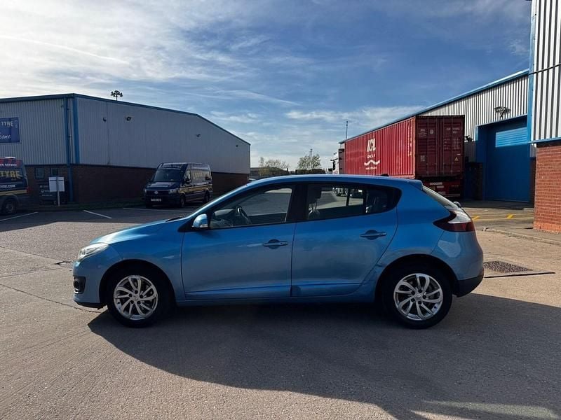 Used Renault Mégane III Dynamique 110 HP (80 kW) 2014 Blue Hatchback