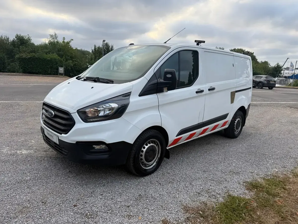 Used Ford Transit Custom 105 HP (77 kW) 2021 White Van