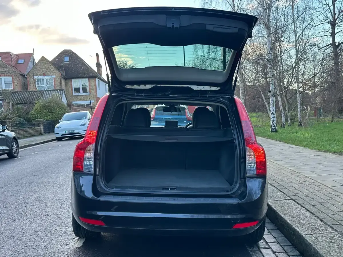 Used Volvo V50 SE Lux 2010 Black Estate
