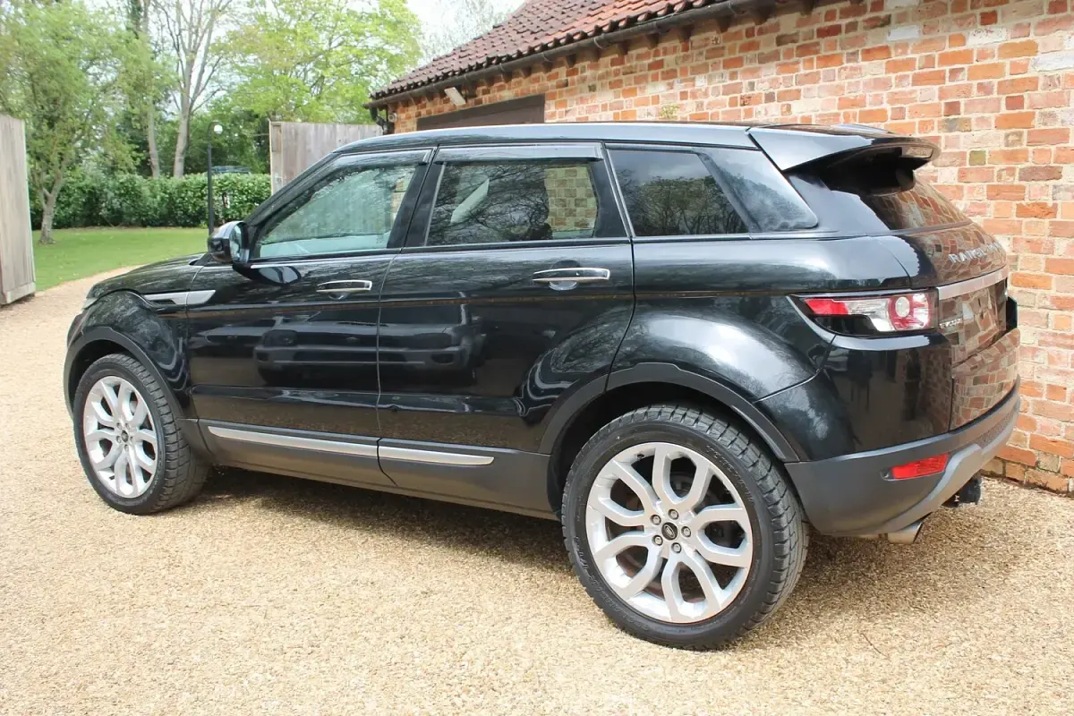 Used Land Rover Range Rover evoque Prestige 2015 Black