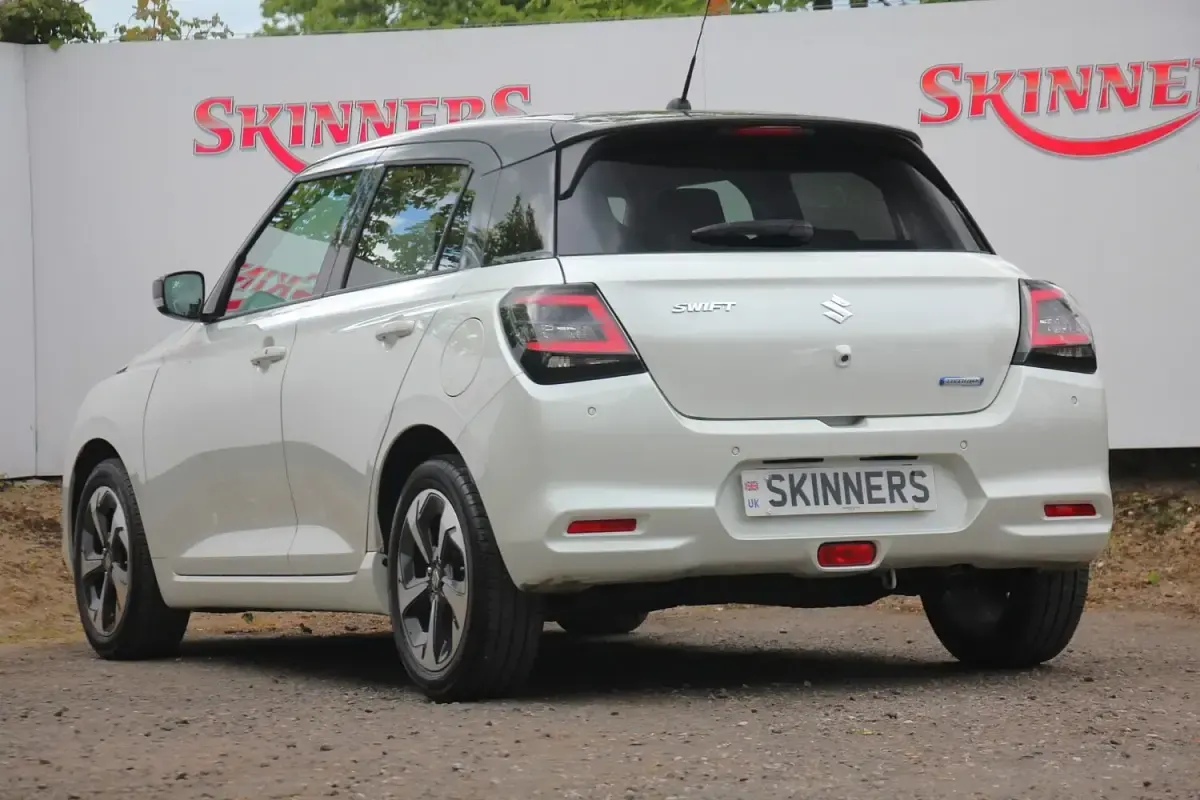 Used Suzuki Swift 82 HP (60 kW) 2024 White Hatchback