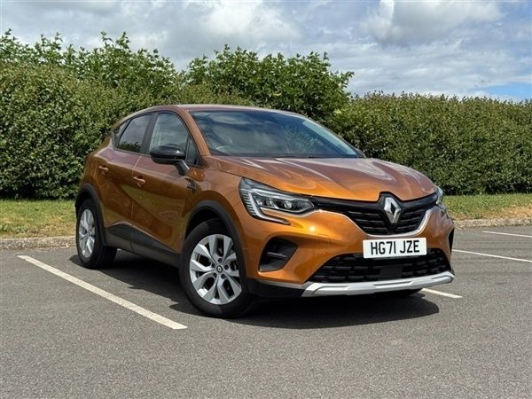 Desert orange Used 2021 Renault Captur Iconic SUV | £14,490 (Fair price) - Image 1/1