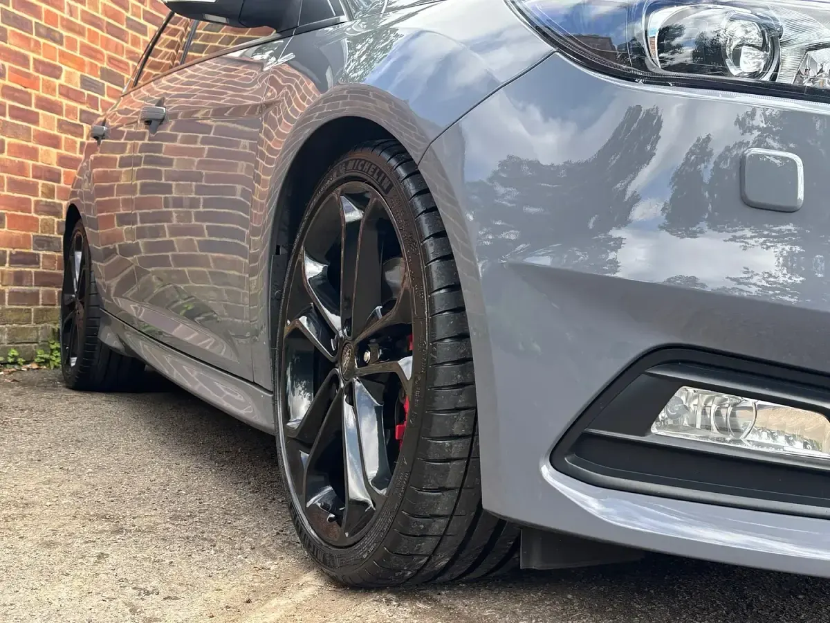 Used Ford Focus ST 250 HP (183 kW) 2017 Grey Hatchback