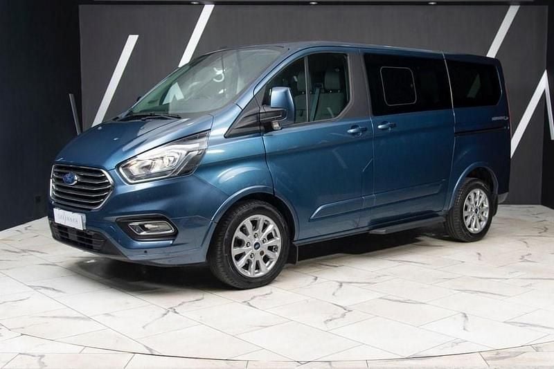 Begagnad Ford Tourneo Custom Titanium 2020 Blå Van