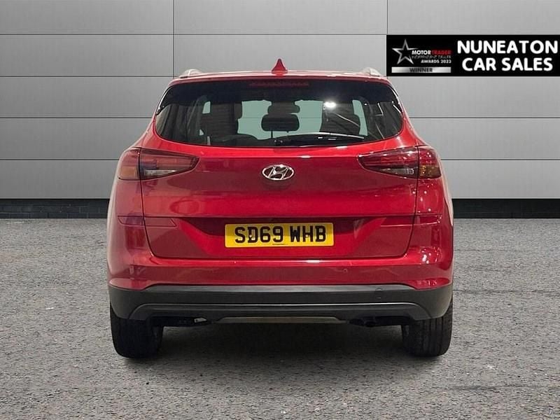 Used Hyundai Tucson SE 132 HP (97 kW) 2019 Red SUV