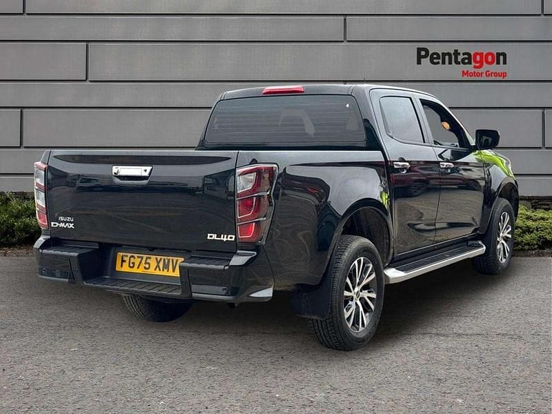 New Isuzu D-Max 163 HP (119 kW) 2025 Black Pickup