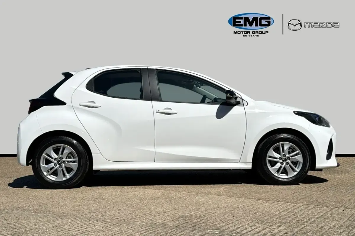 Begagnad Mazda 2 Center-Line 116 HK (85 kW) 2025 Vit Halvkombi