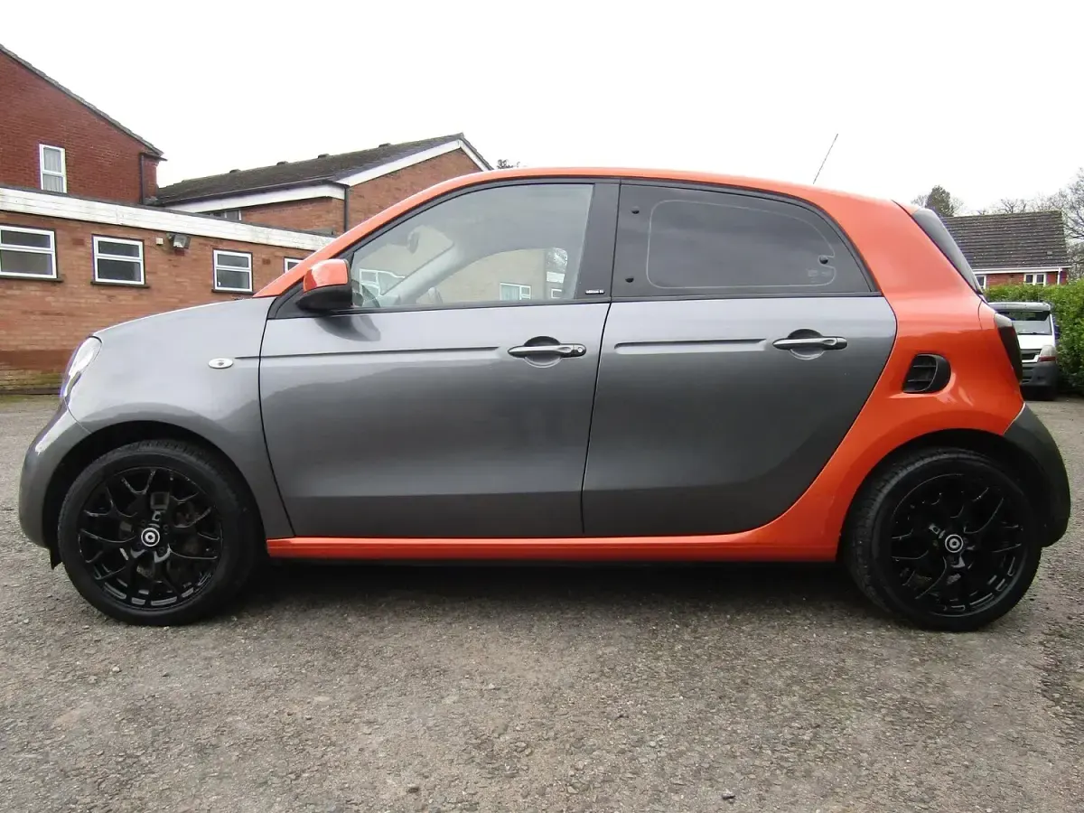 Used Smart ForFour Edition #1 90 HP (66 kW) 2015 Orange/black Hatchback