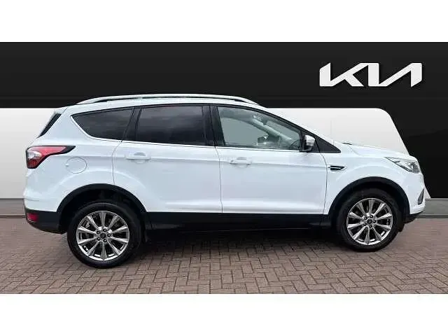 Usado Ford Kuga Titanium 120 CV (88 kW) 2019 Blanco SUV