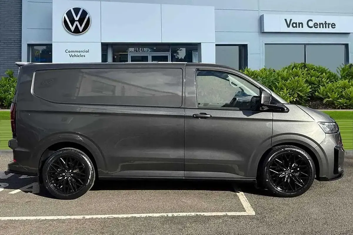 Used VW Transporter Pro 150 HP (110 kW) 2025 Grey Van