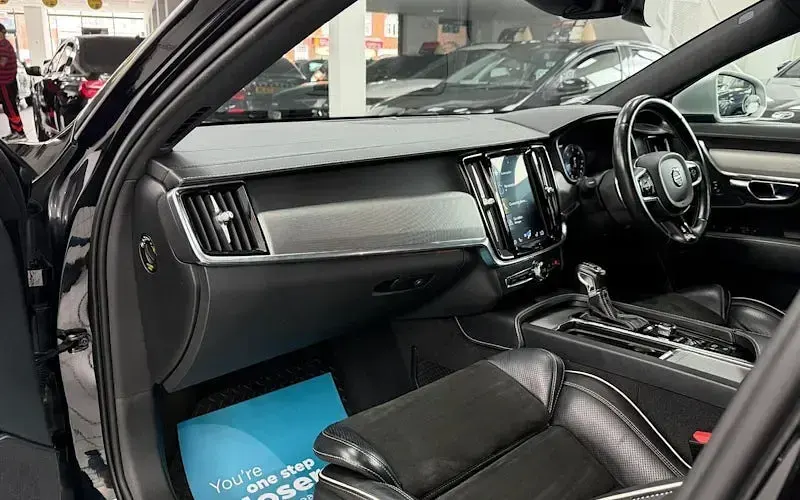 Used Volvo S90 R-Design 190 HP (139 kW) 2019 Sedan