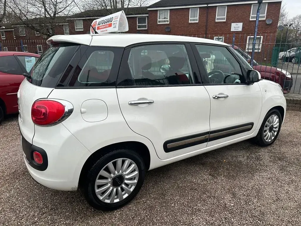 Used Fiat 500L Pop Star 85 HP (62 kW) 2014 White MPV