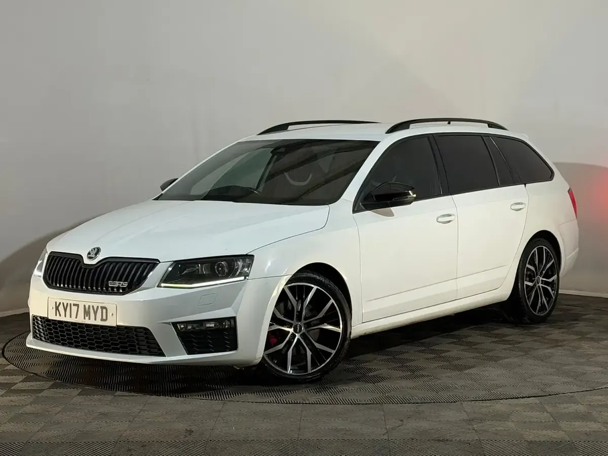 Used Skoda Octavia vRS 185 HP (136 kW) 2017 White Estate