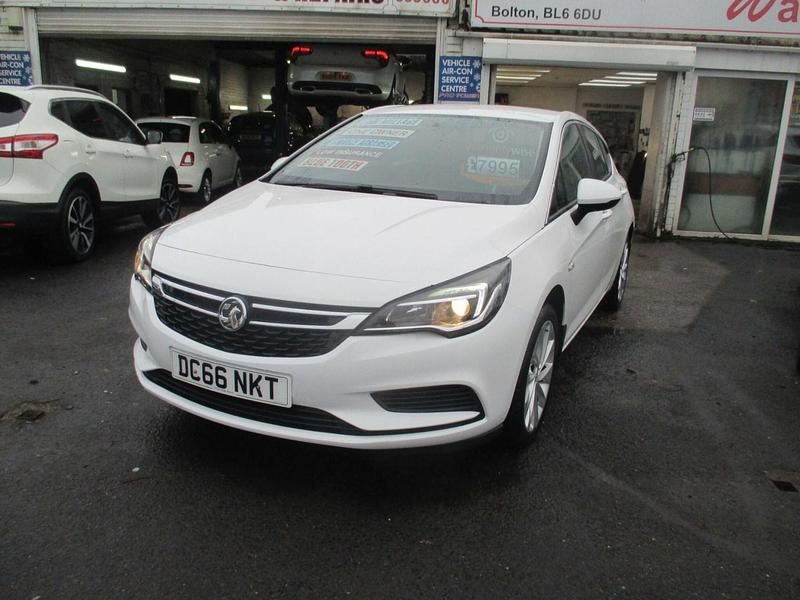Used Vauxhall Astra 2016 White Hatchback