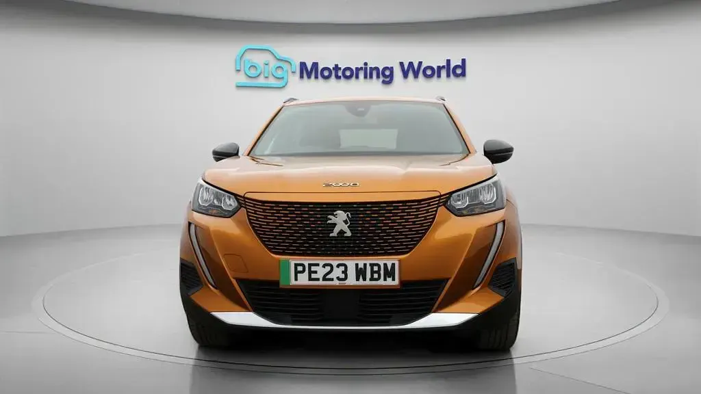 Used Peugeot e-2008 Allure+ 100 kW (136 HP) 2023 SUV