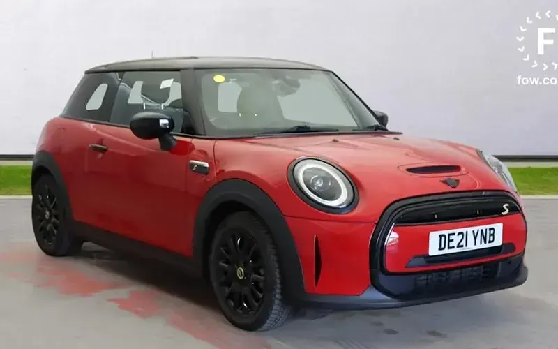Used Mini Cooper Level 2 135 kW (184 HP) 2023 Hatchback