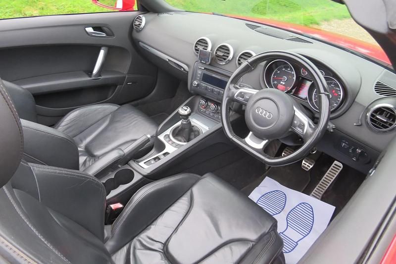 Used Audi TT 251 HP (184 kW) 2007 Red Cabriolet
