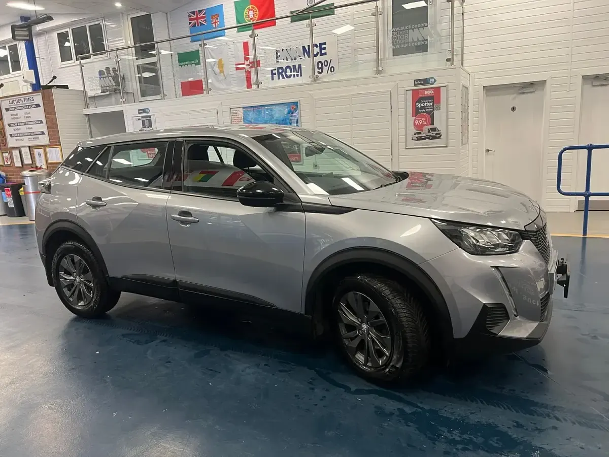 Used Peugeot 2008 Active Premium 110 HP (80 kW) 2022 Grey SUV