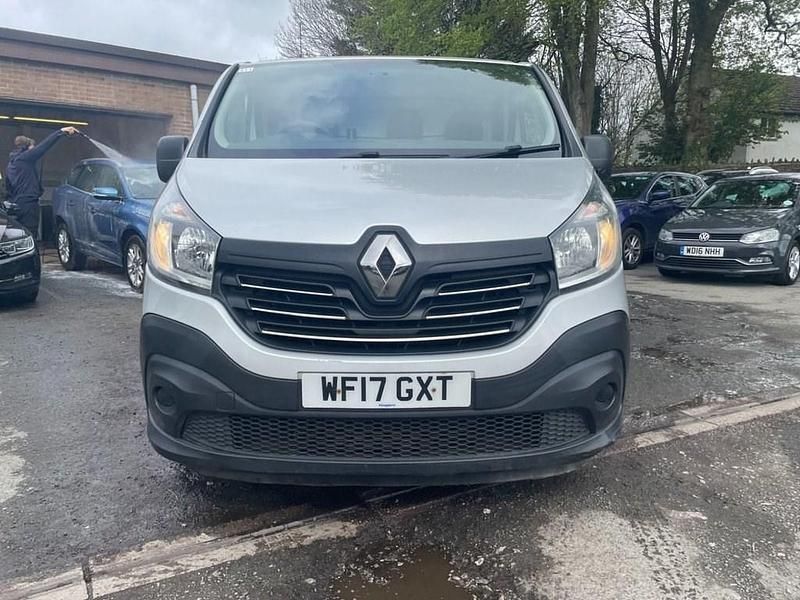 Used Renault Trafic Business 2017 Silver MPV