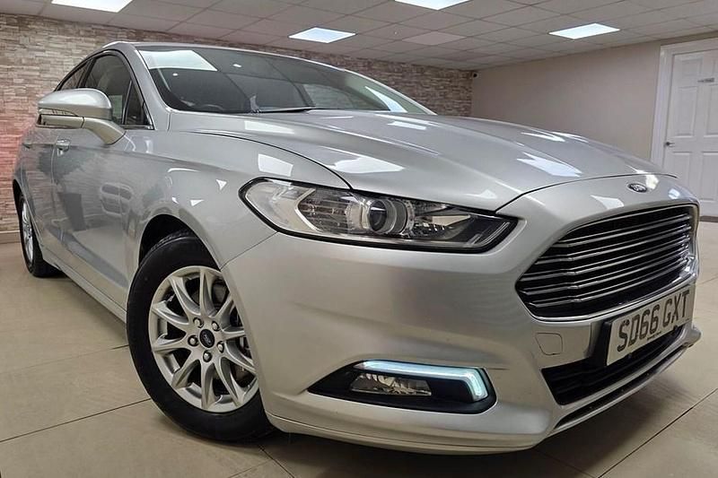 Silver Used 2016 Ford Mondeo Zetec Hatchback | £6,250 (Fair price) - Image 1/1