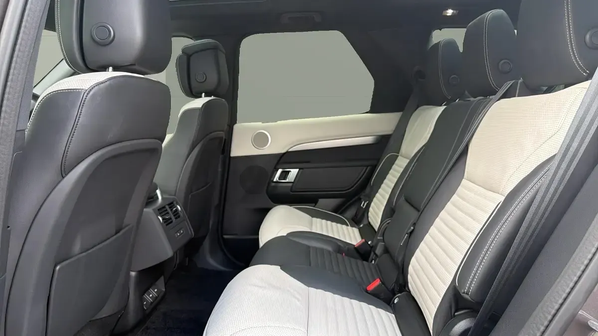 Used Land Rover Discovery 5 HSE Dynamic 300 HP (220 kW) 2022 Grey SUV