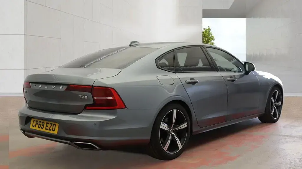 Used Volvo S90 R-Design 190 HP (139 kW) 2019 Grey Sedan