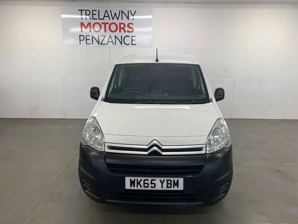 Used Citroën Berlingo 75 HP (55 kW) 2015 White MPV
