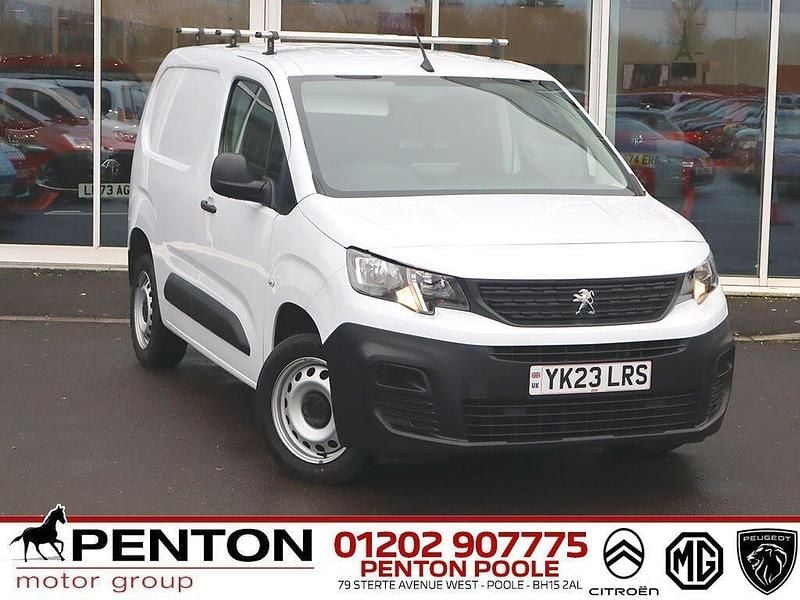 Used Peugeot Partner Premium 102 HP (75 kW) 2023 White MPV