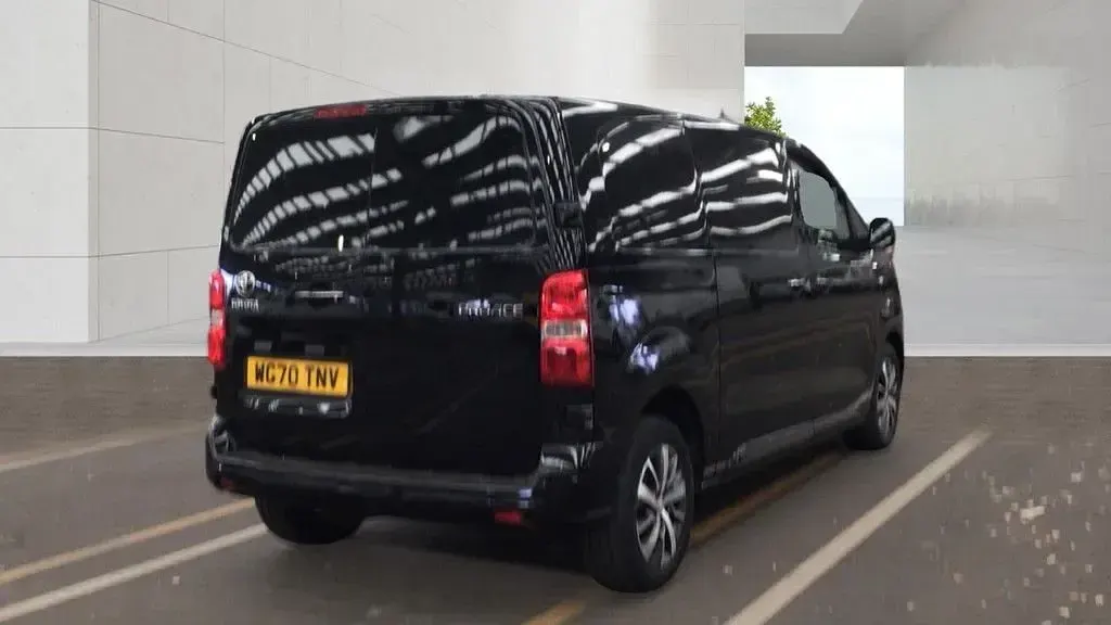 Used Toyota Proace Design 120 HP (88 kW) 2021 Black MPV