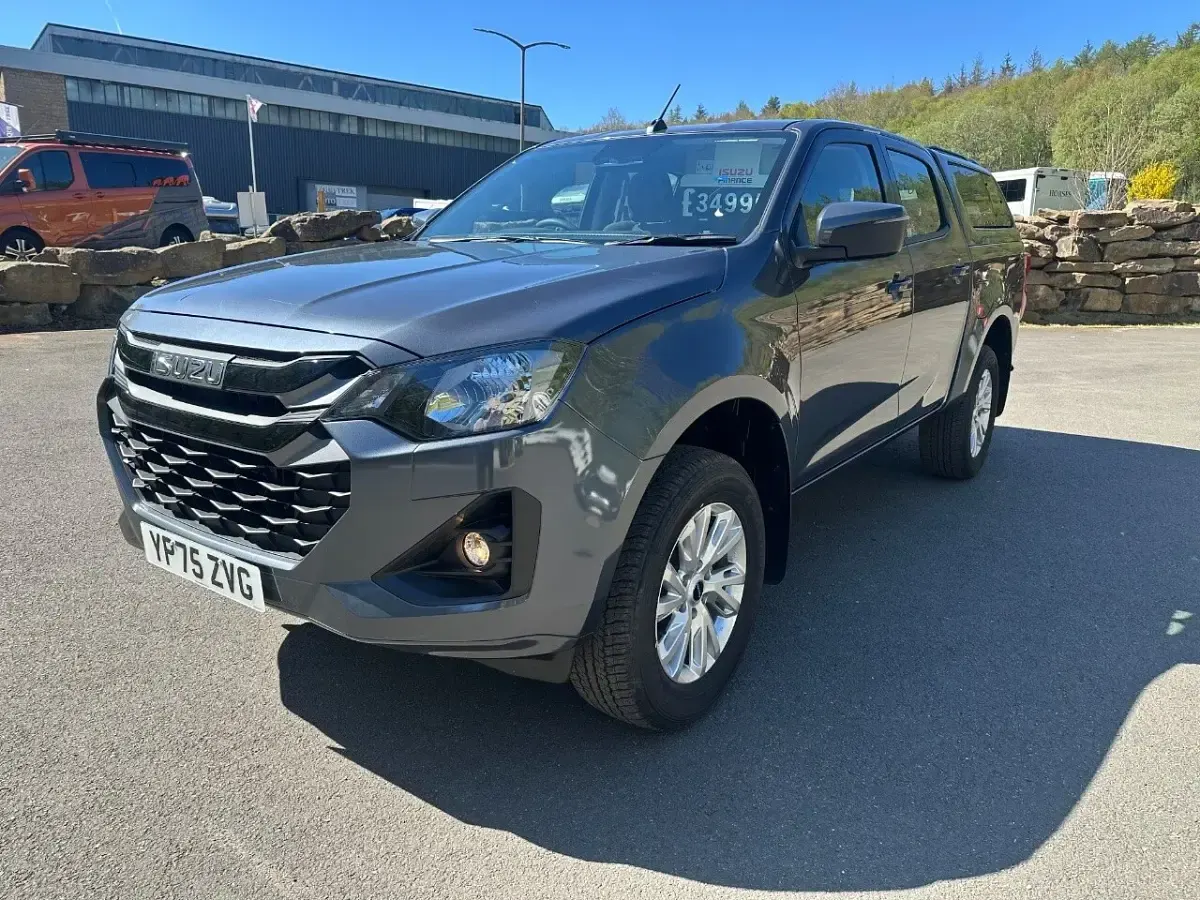 New Isuzu D-Max 2025 Grey Pickup