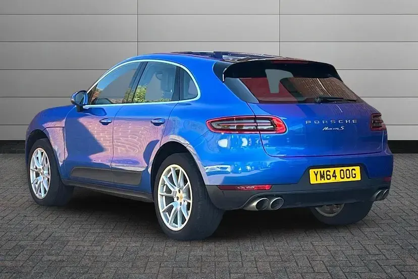 Used Porsche Macan 339 HP (249 kW) 2015 Sapphire blue SUV