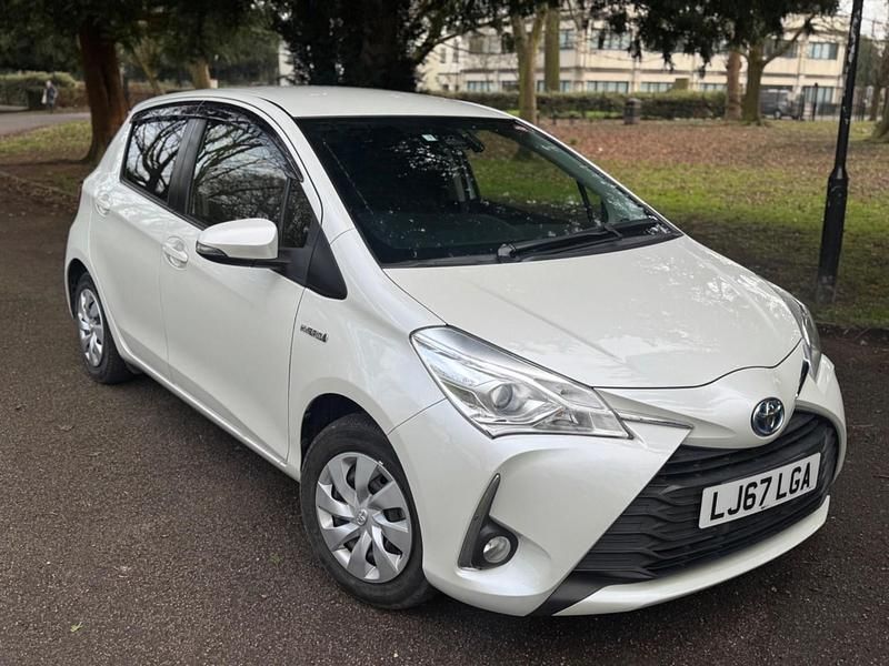 Used Toyota Vitz 2025 White Hatchback