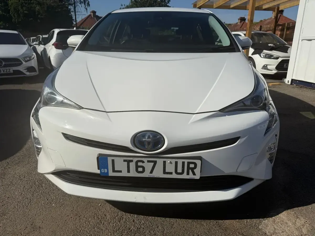 Used Toyota Prius Active 2017 White Hatchback
