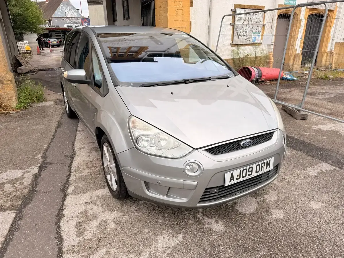 Used Ford S-MAX Titanium 145 HP (106 kW) 2009 Silver MPV