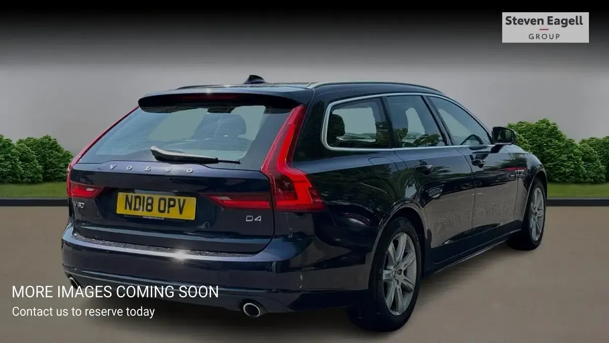 Used Volvo V90 Momentum 2018 Blue Estate