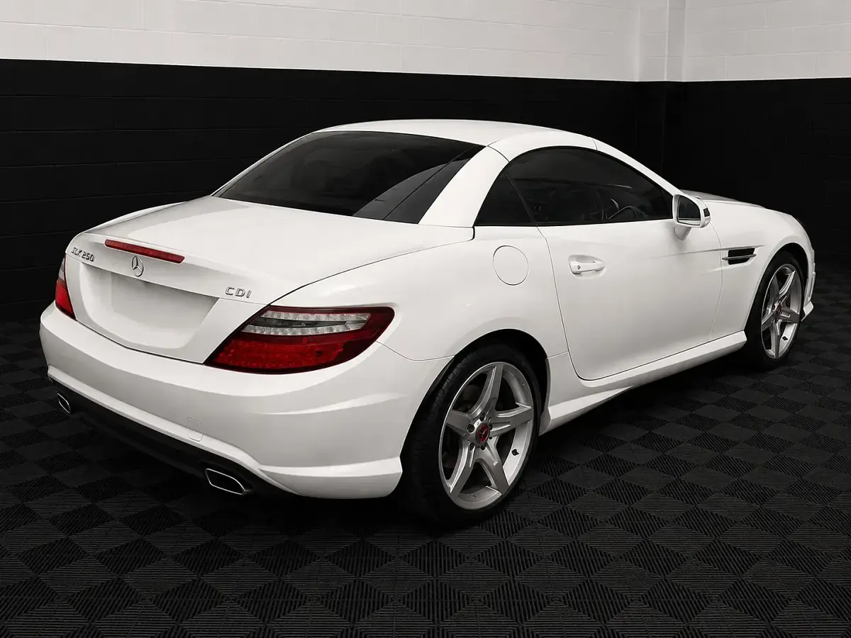 Used Mercedes SLK250 AMG 204 HP (150 kW) 2012 White Cabriolet